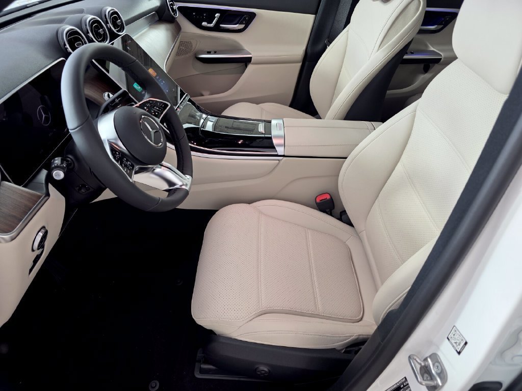New 2027 Polar White Mercedes-Benz GLC 300 image 22
