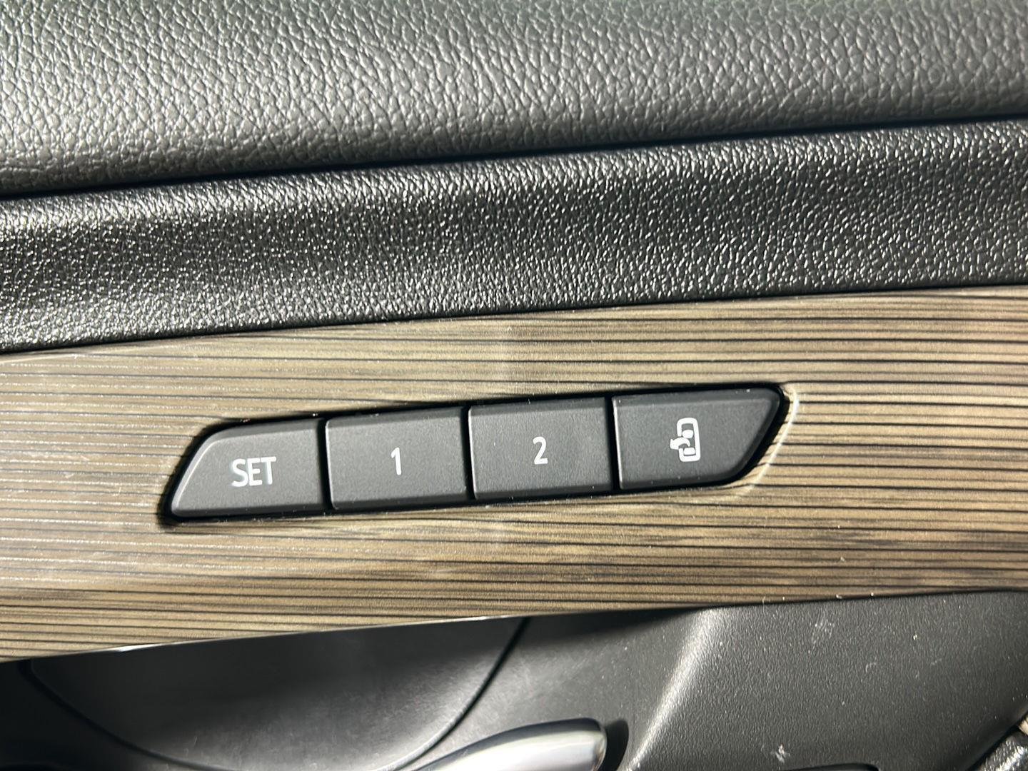 Used 2022 Marine Metallic GMC Denali image 22