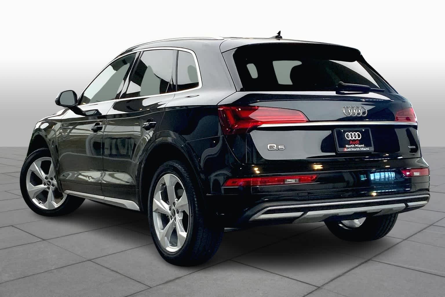 Used 2021 Mythos Black Metallic Audi Premium Plus image 12