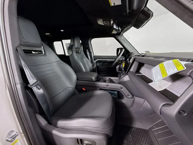 New 2026 Borasco Grey Land Rover  OCTA image 30