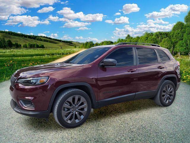 Certified Used 2021 Red Jeep Latitude Lux image 3
