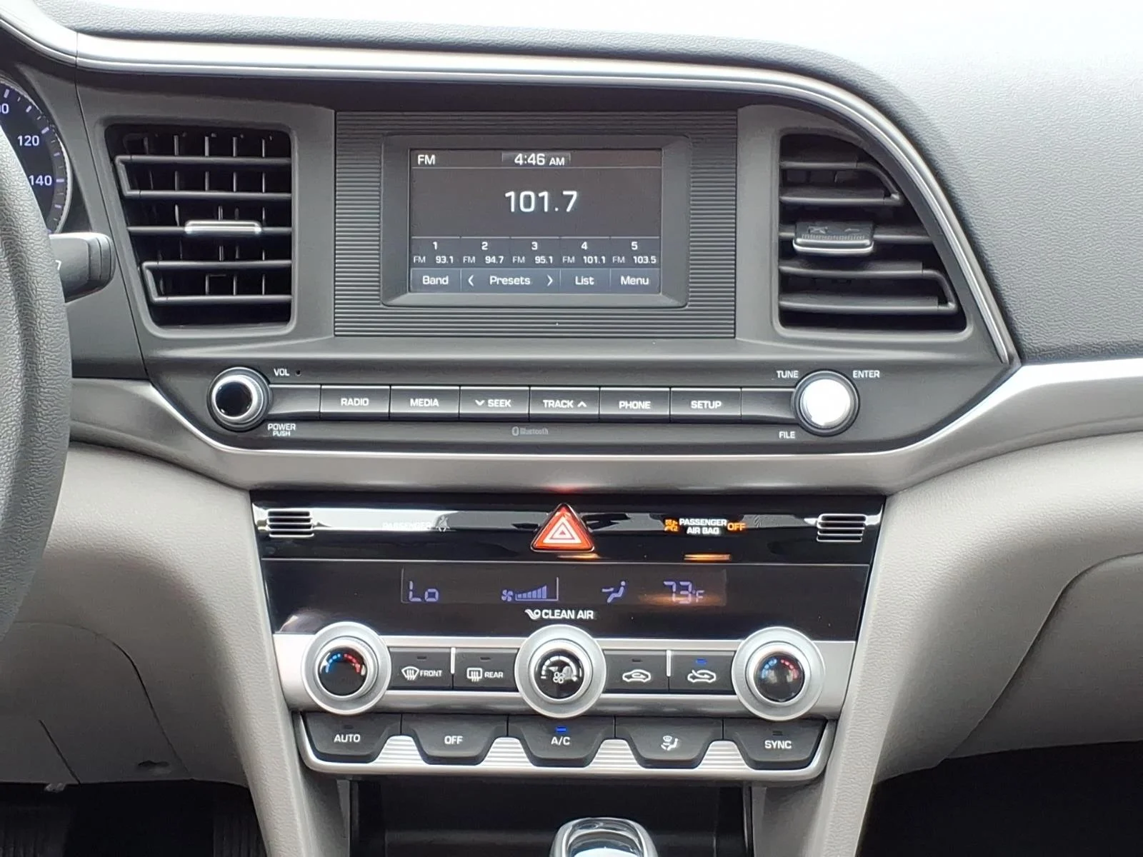 Used 2020 Stellar Silver Hyundai SE image 13