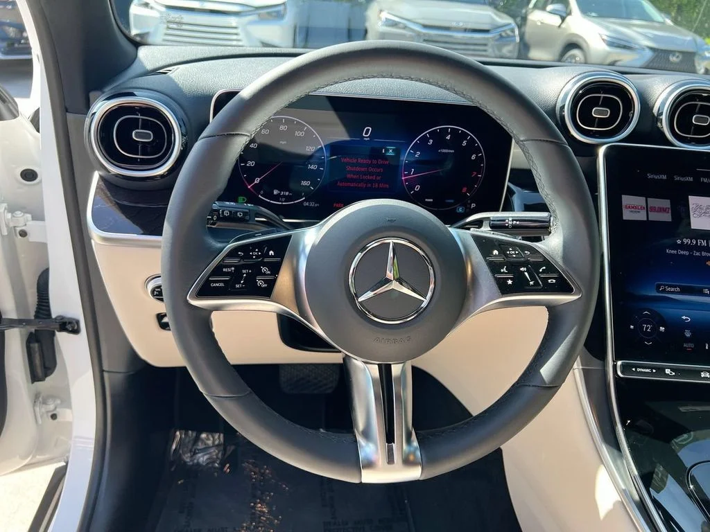 Used 2025 Polar White Mercedes-Benz GLC 300 image 12