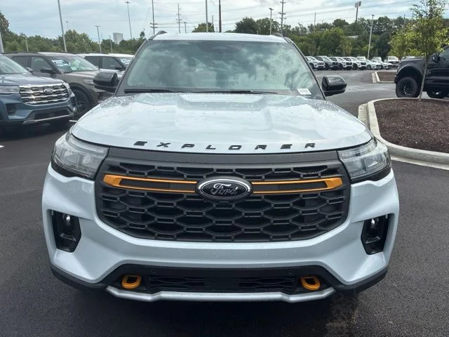 New 2026 White Ford Tremor image 12