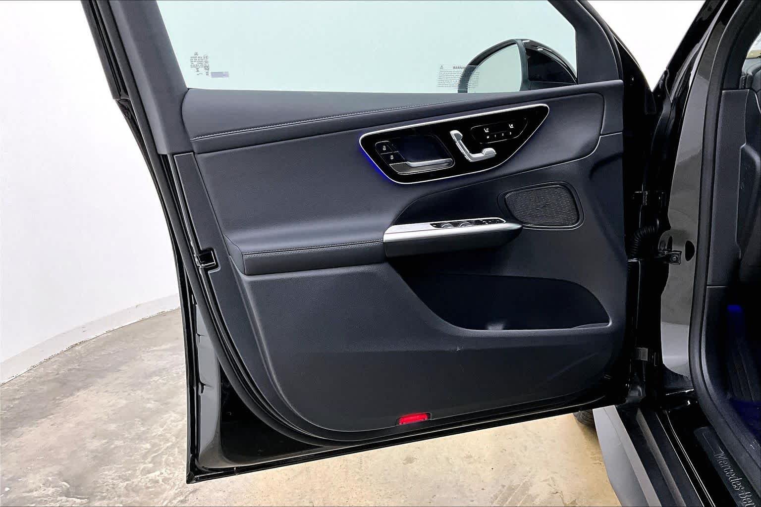 New 2026 Black Mercedes-Benz GLC 300 image 10