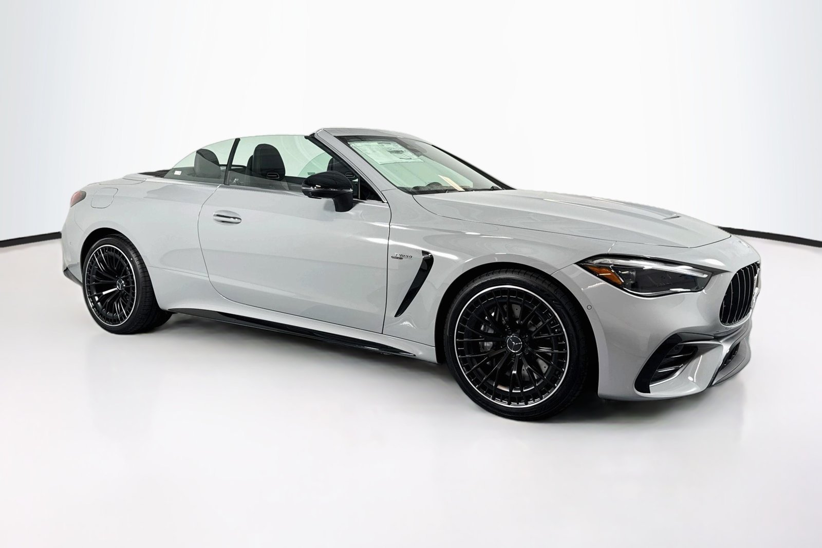 New 2027 MANUFAKTUR Alpine Grey Mercedes-Benz AMG® CLE 53 image 3