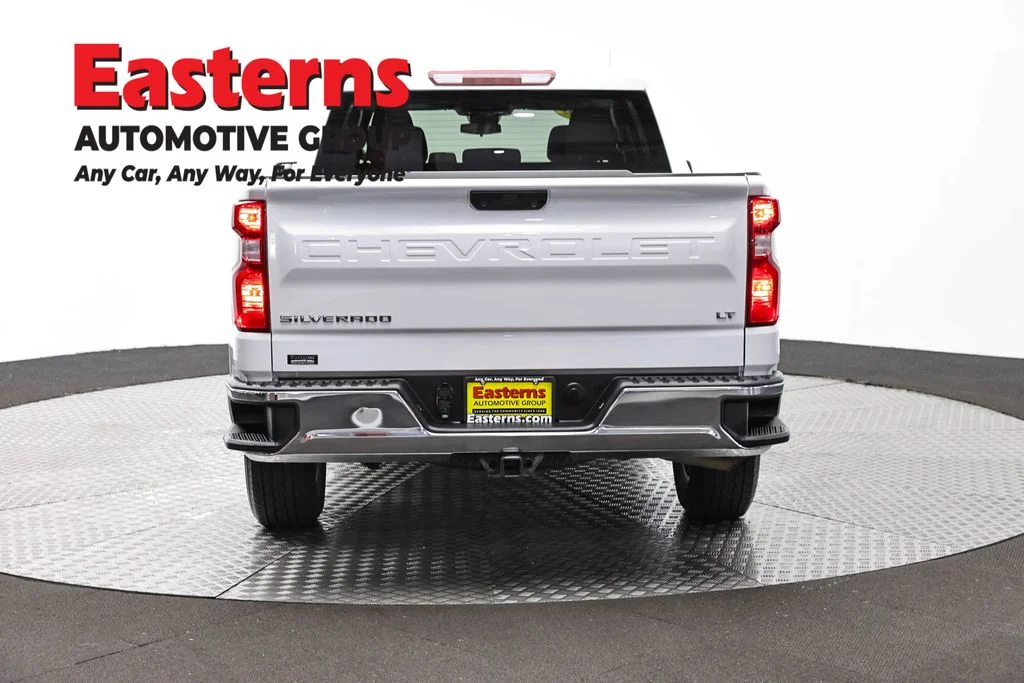 Used 2025 White Chevrolet LT image 6