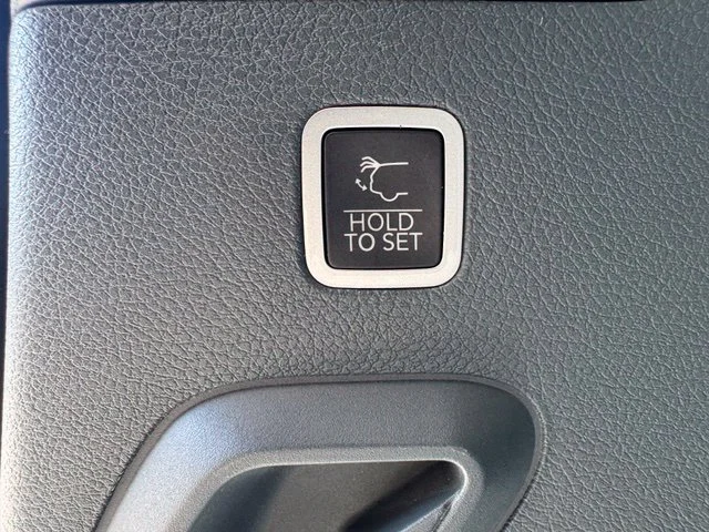 Used 2022 Black Jeep Series III image 8