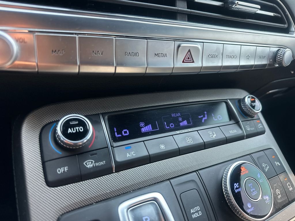 Used 2022 Sierra Burgundy Hyundai Calligraphy image 17
