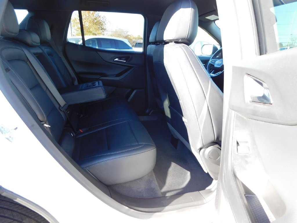 Used 2025 White Chevrolet LT image 20