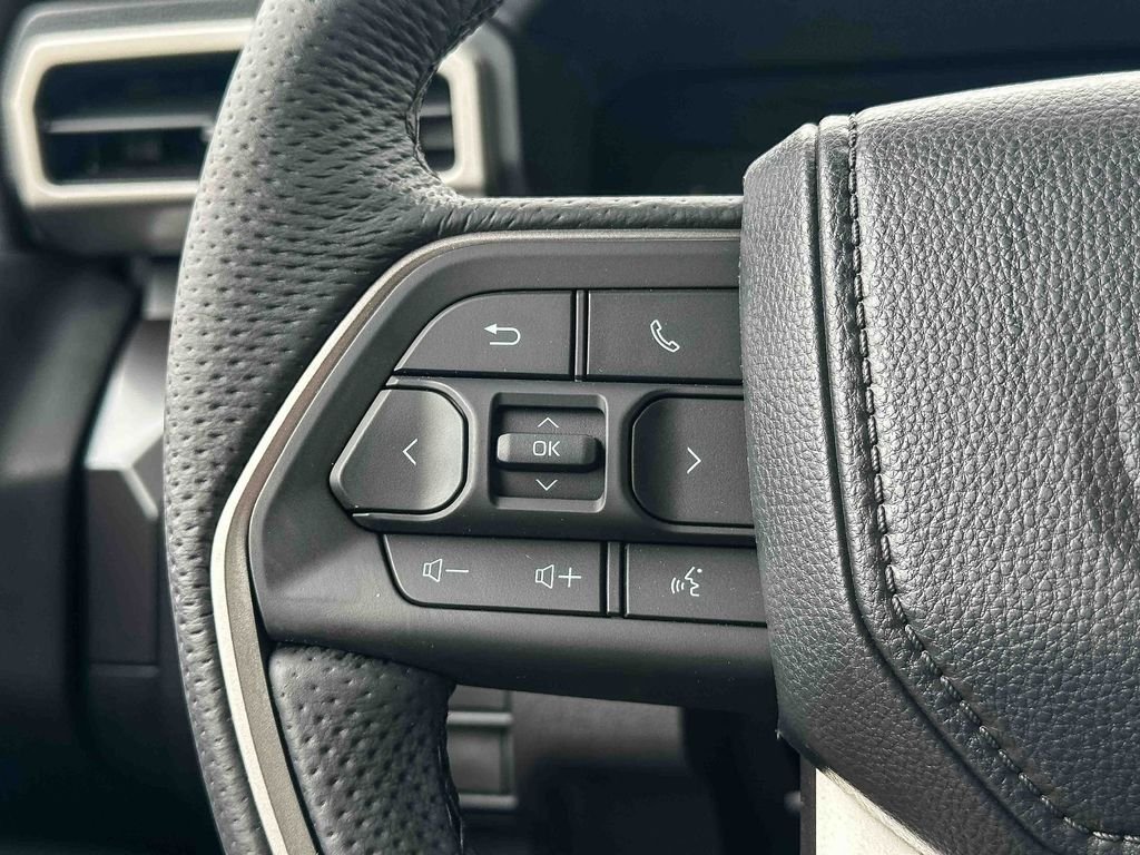 2025 Toyota Tacoma SR5 - Photo 17