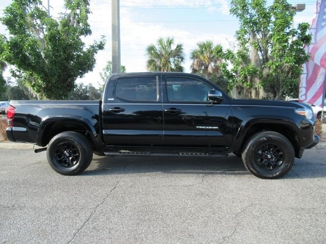 Used 2022 Black Toyota SR5 image 2
