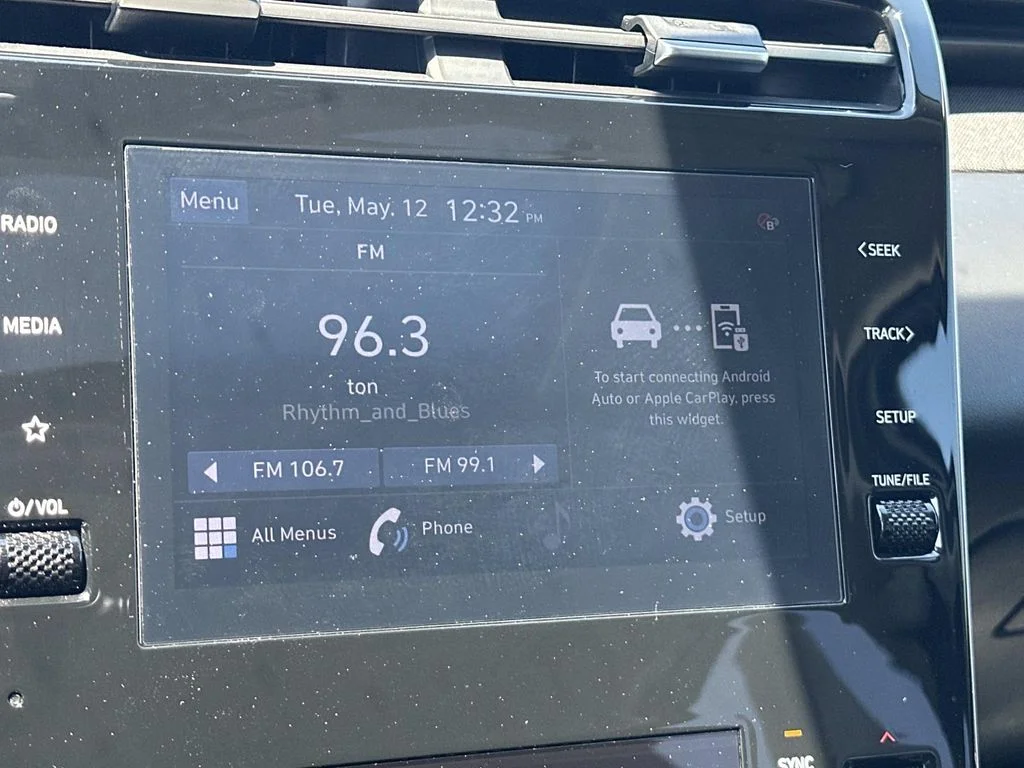 Used 2022 Gray Hyundai SEL image 3