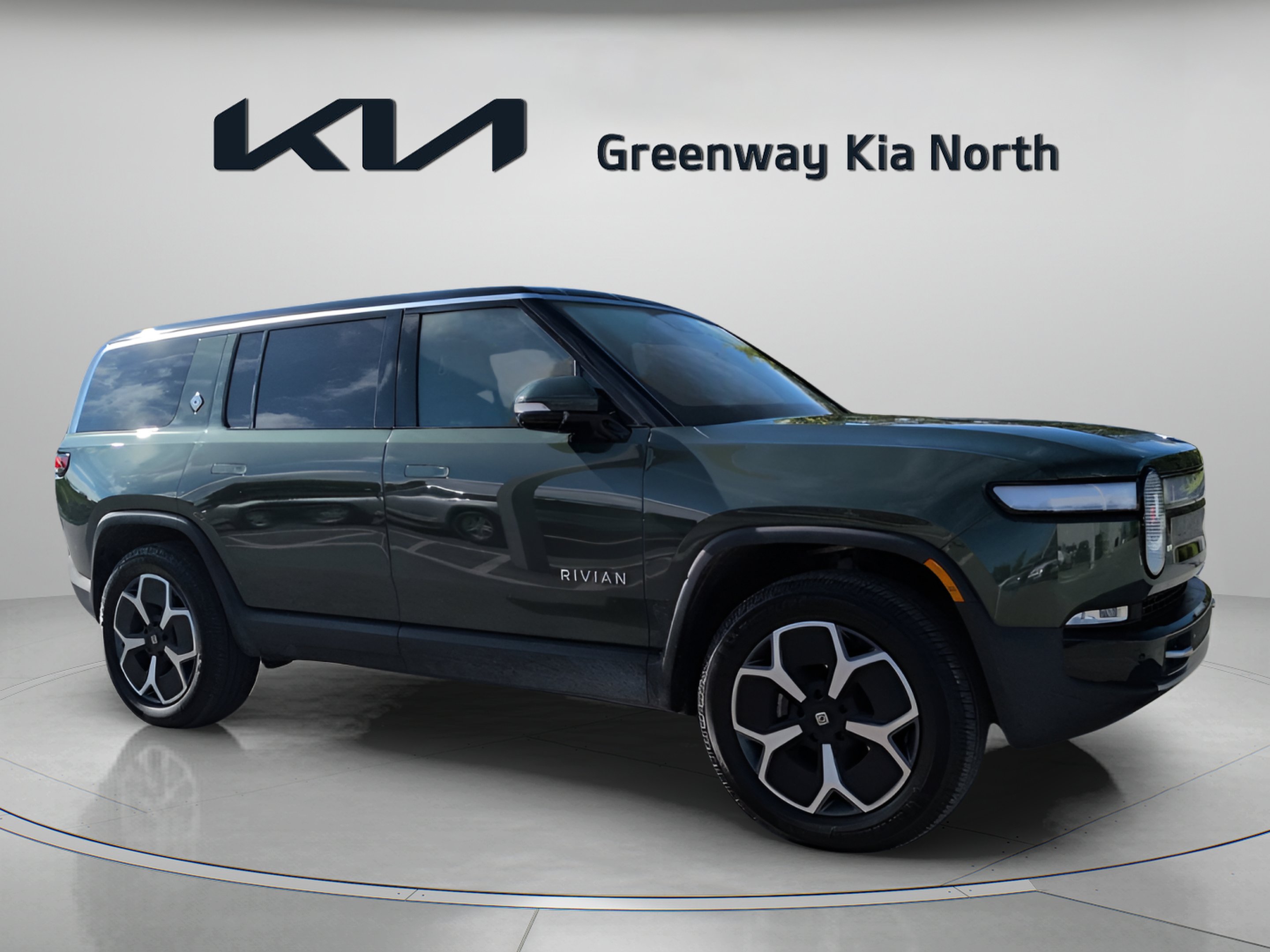 Used 2024 Rivian R1S Adventure with VIN 7PDSGBBA1RN037234 for sale in Longwood, FL