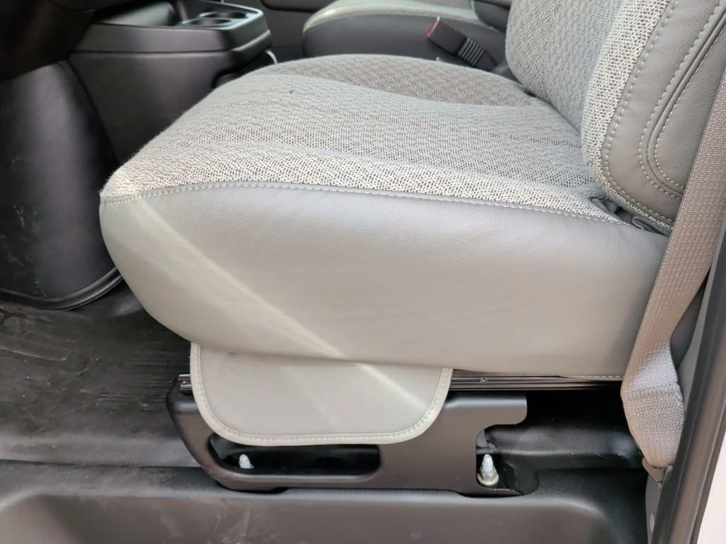 2025 Chevrolet Express Cargo Work Van - Photo 13