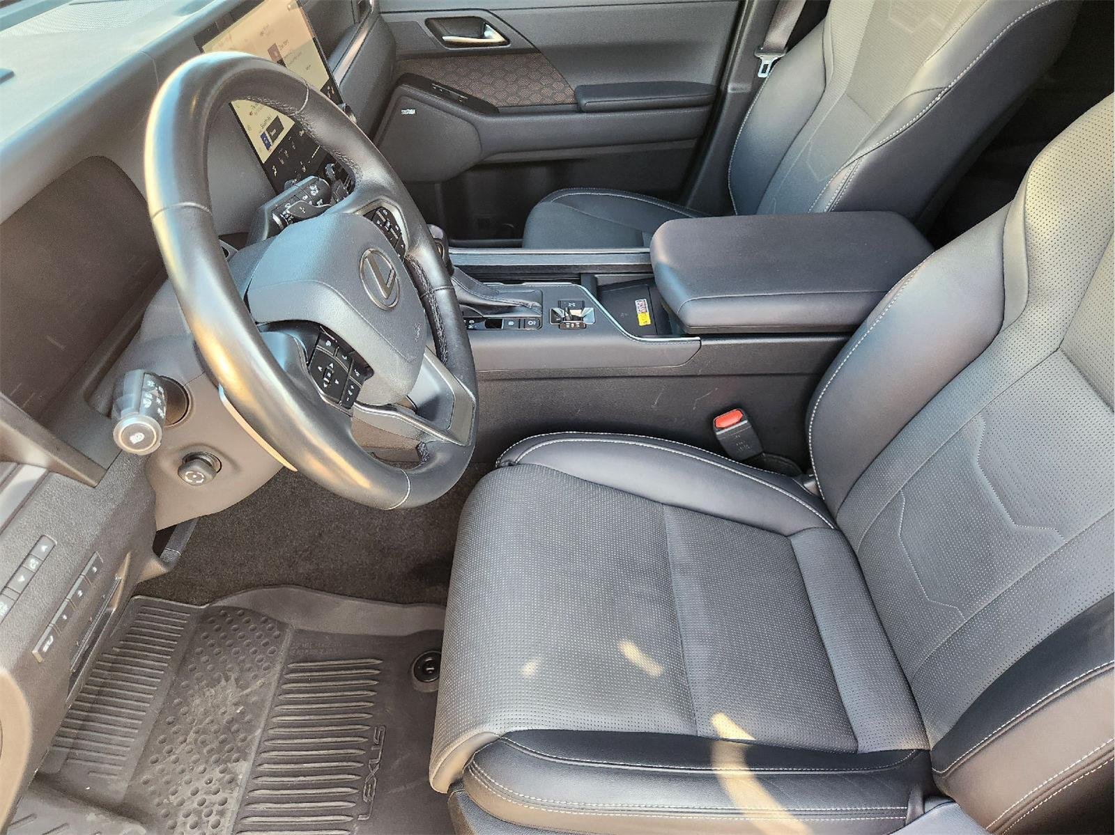 2025 Lexus GX 550 photo 13 of 34