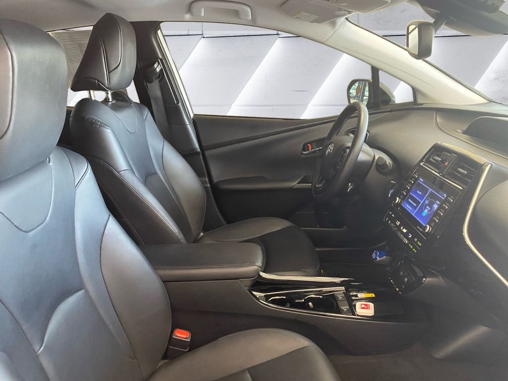 Used 2022 Beige Toyota XLE image 13