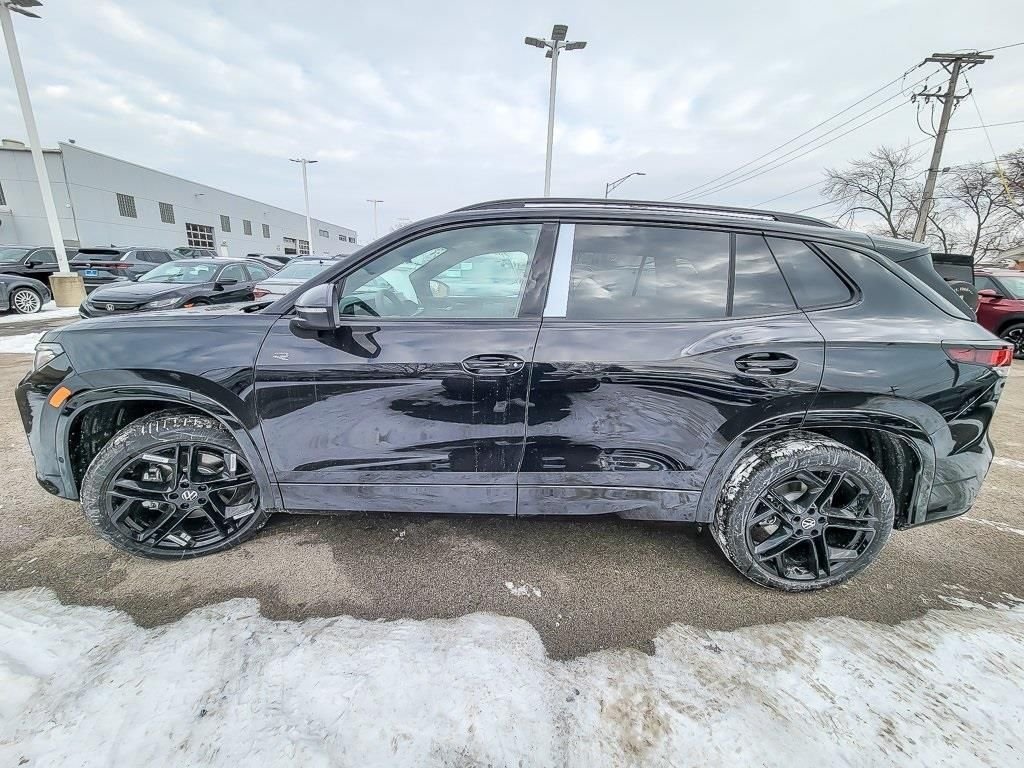 New 2026 Deep Black Pearl Volkswagen 2.0T SE R-Line Black image 3