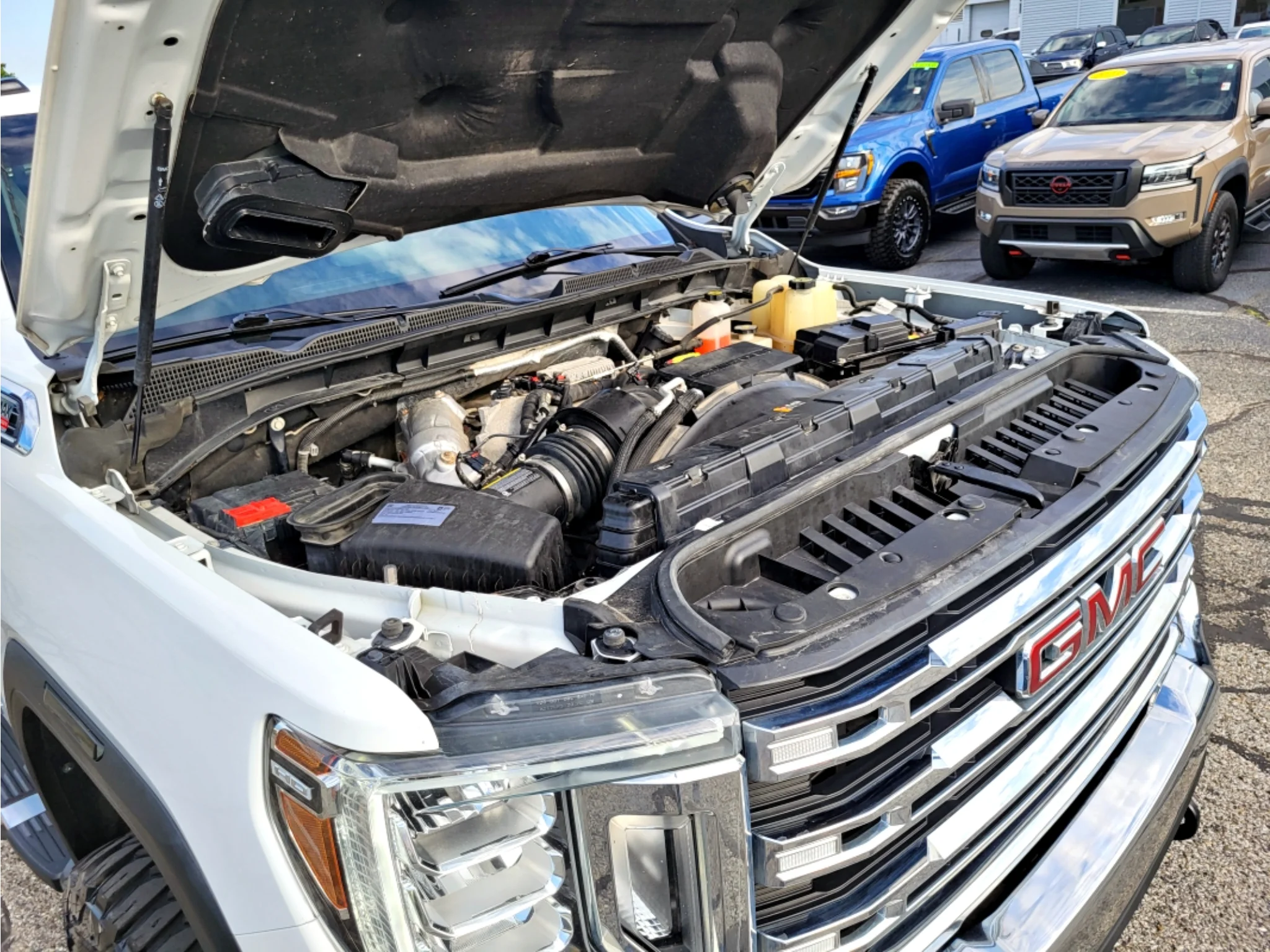Used 2021 Summit White GMC SLE image 27
