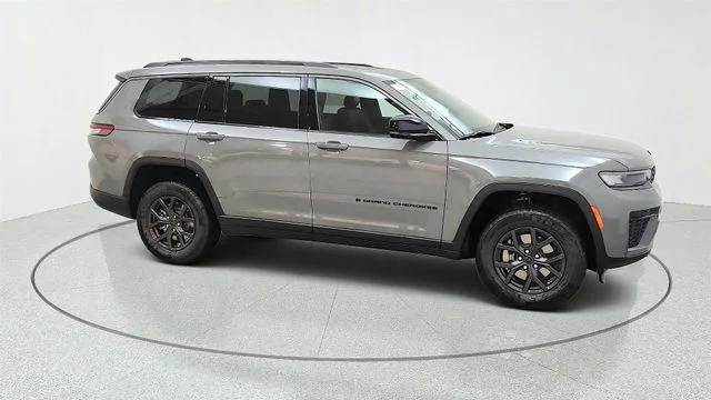 New 2027 Sting-Gray Clear-Coat Paint Jeep Laredo Altitude image 14
