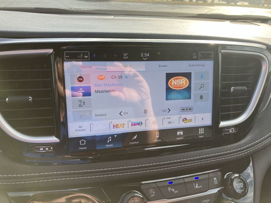 2026 Chrysler Pacifica Select - Photo 16