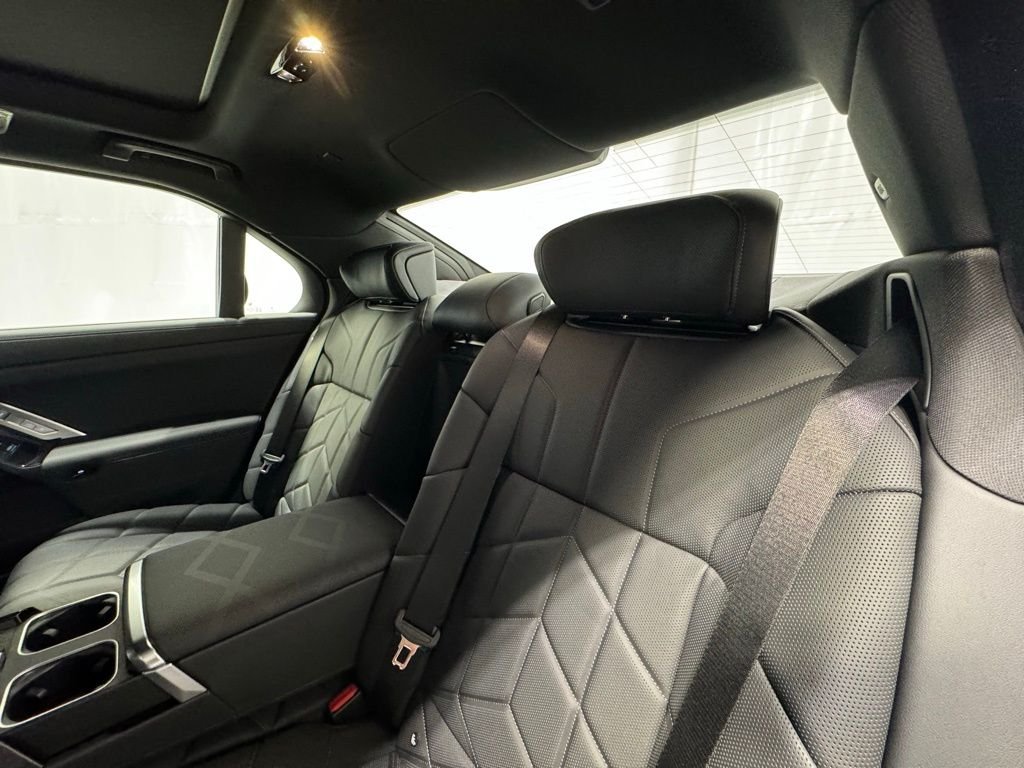 Used 2026 Blue BMW xDrive60 image 20