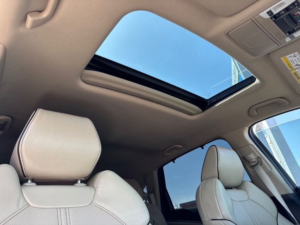Used 2018 White Diamond Pearl Acura 3.5L image 15