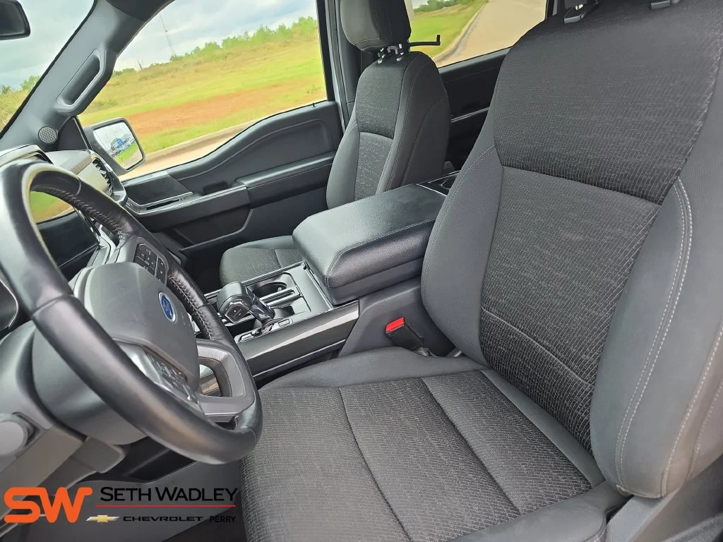 Used 2021 White Ford XLT image 16