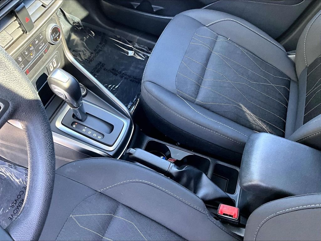 Used 2022 Lightning Blue Metallic Ford SE image 20