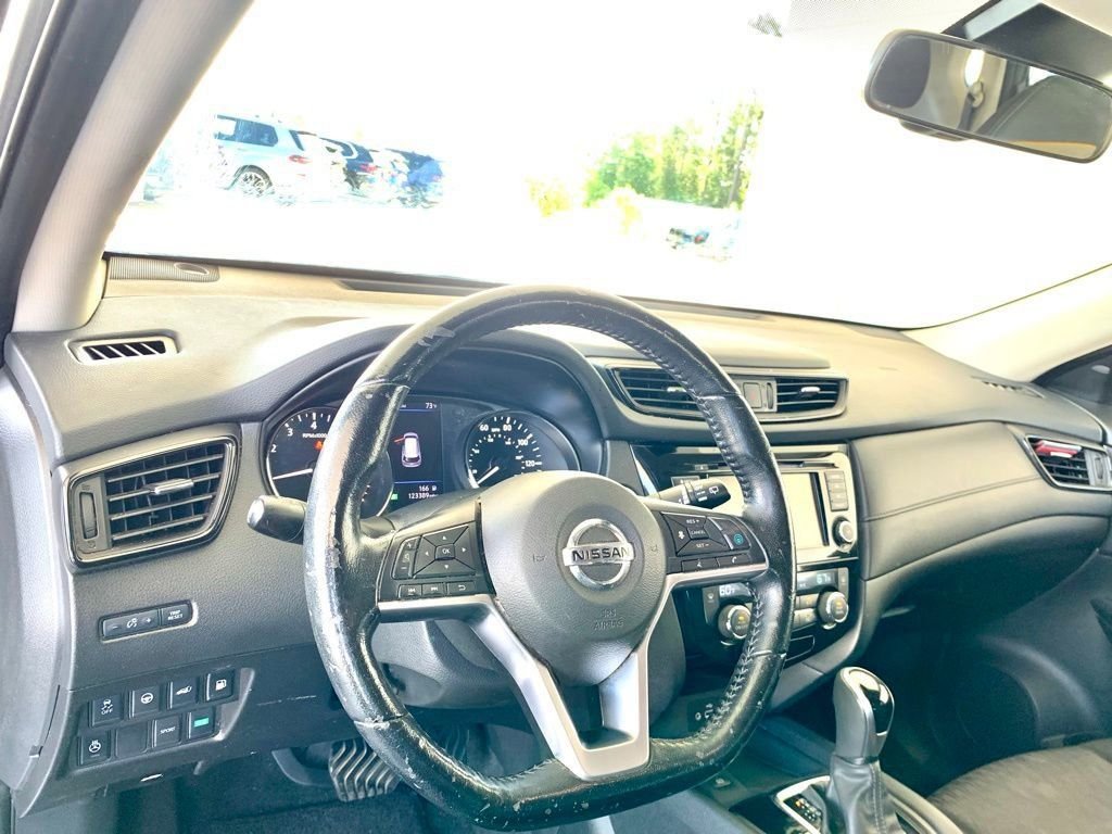 Used 2020 Gray Nissan SV image 10