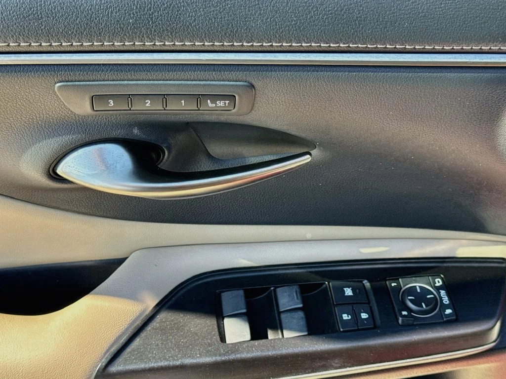 Used 2020 Red Lexus 350 image 21