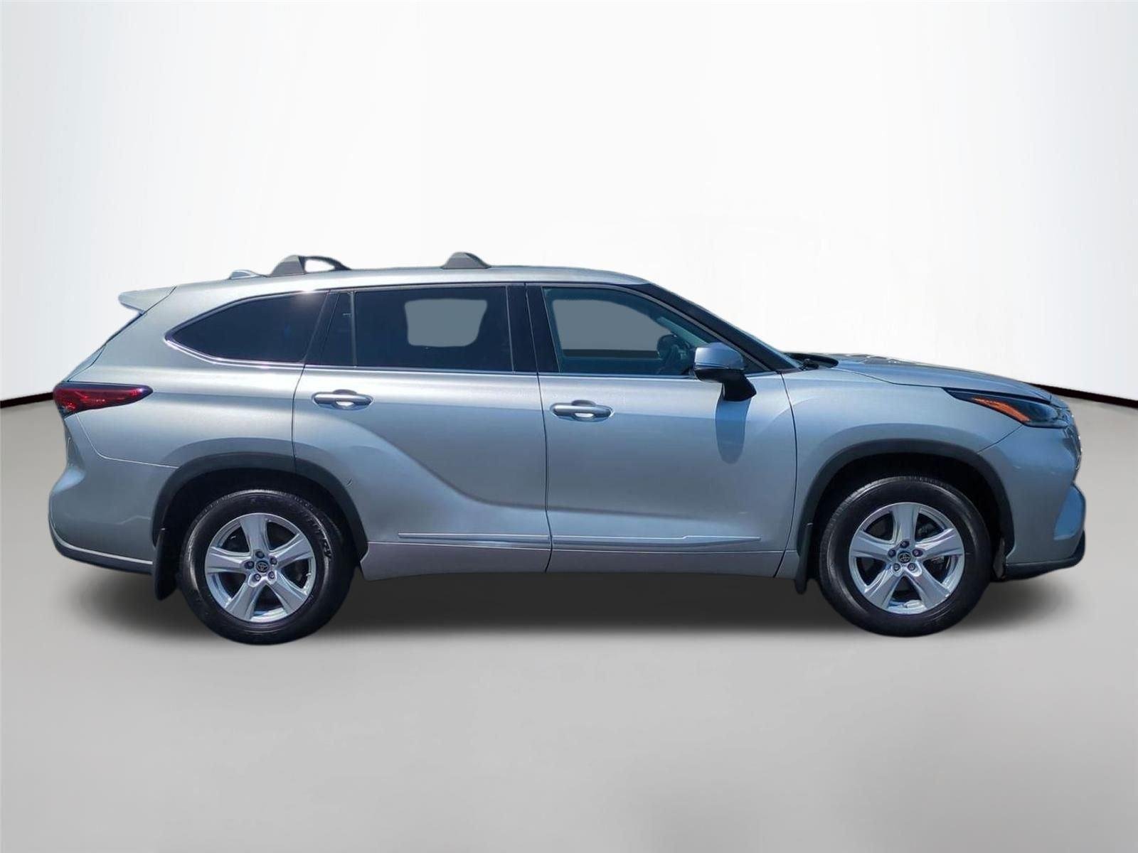 Used 2021 Celestial Silver Metallic Toyota LE image 15