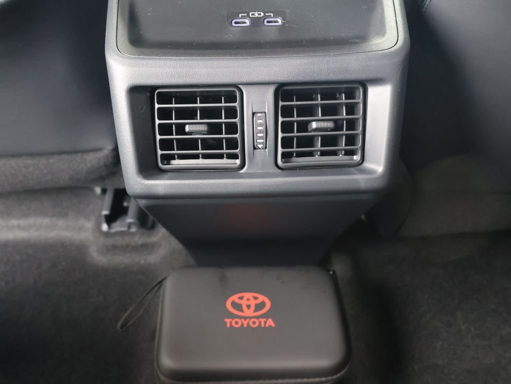 2026 Toyota bZ XLE - Photo 24