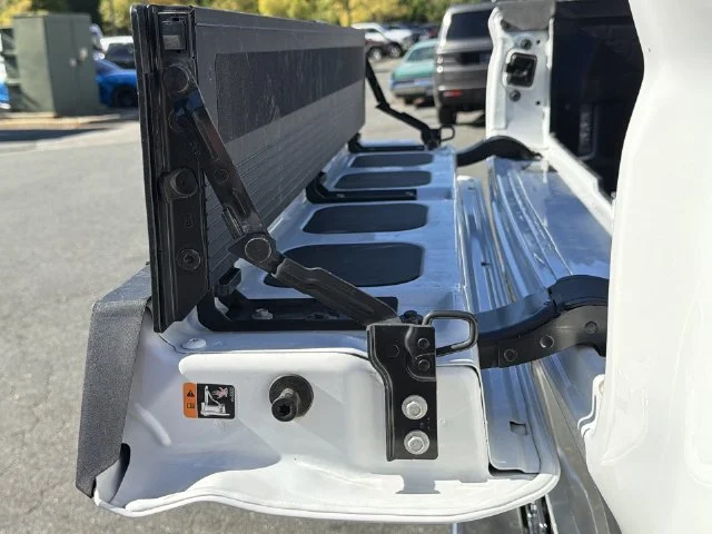 Used 2025 White GMC SLT image 38
