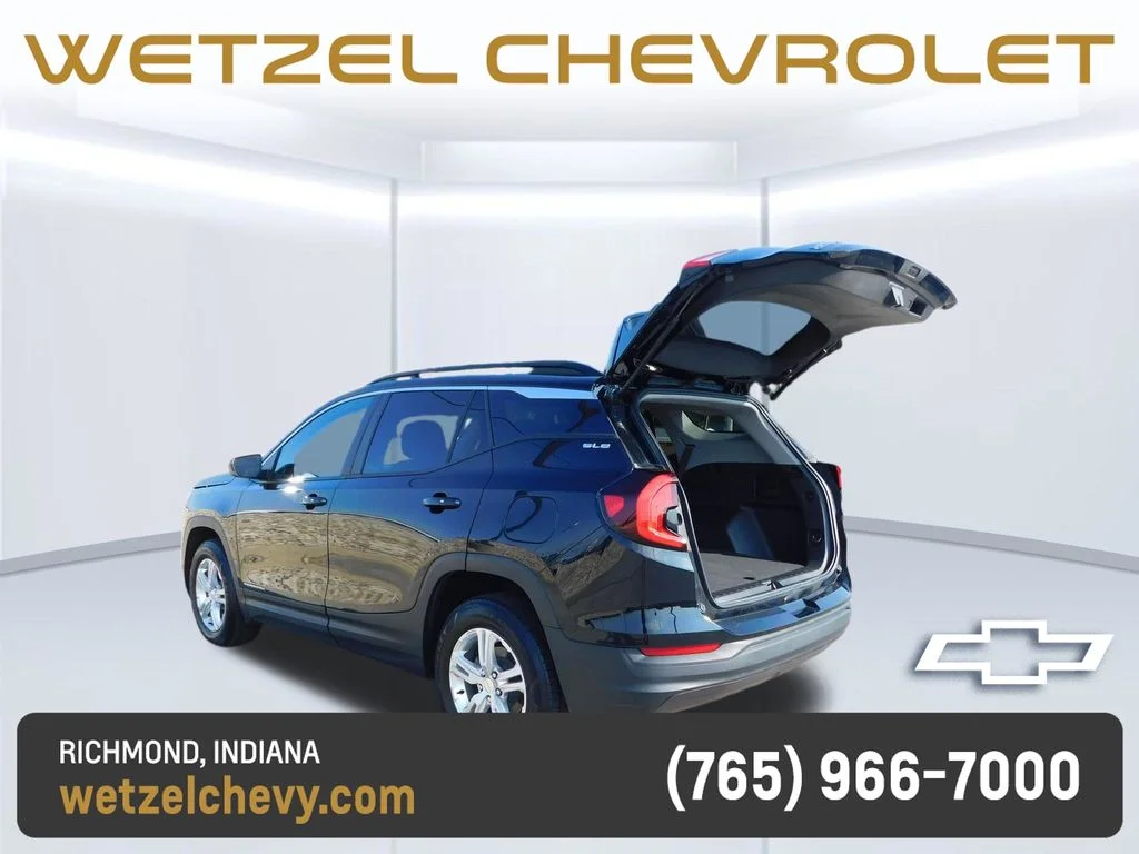 Used 2022 Black GMC SLE image 21