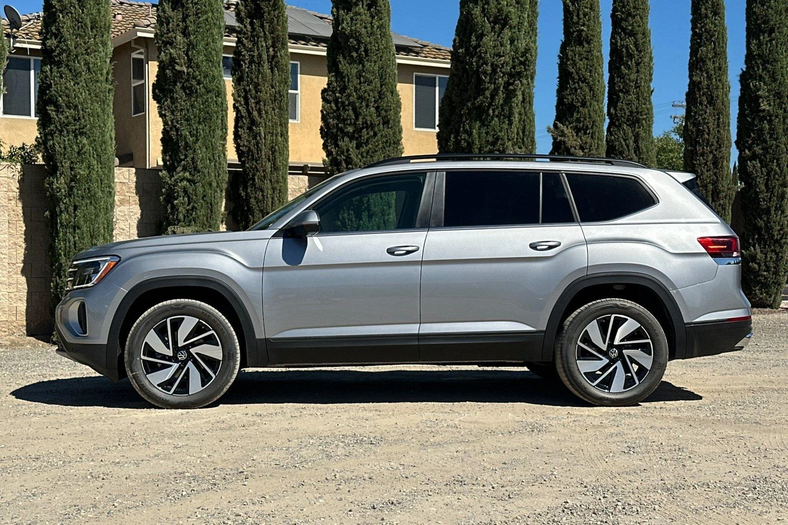 New 2026 Silver Mist Metallic Volkswagen 2.0T SE w/Technology image 7