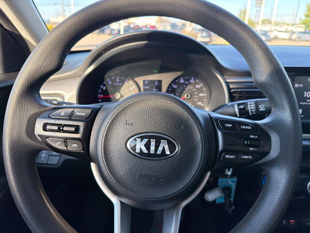 Used 2019 Black Kia S image 18
