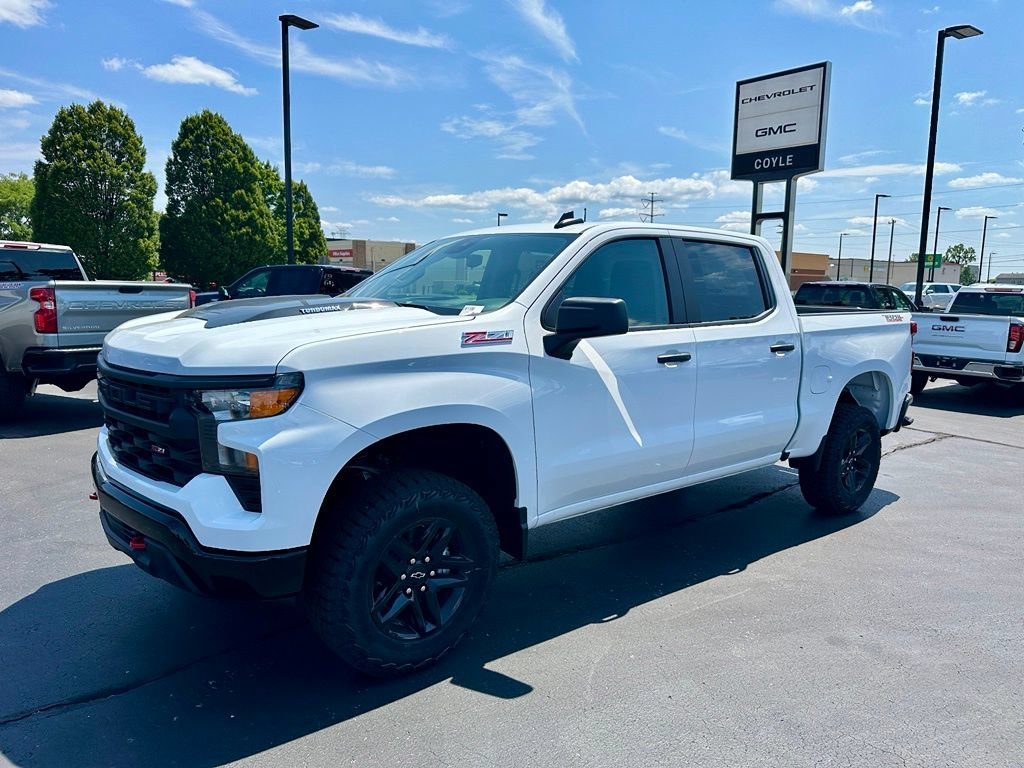 New 2026 Summit White Chevrolet Custom Trail Boss image 9