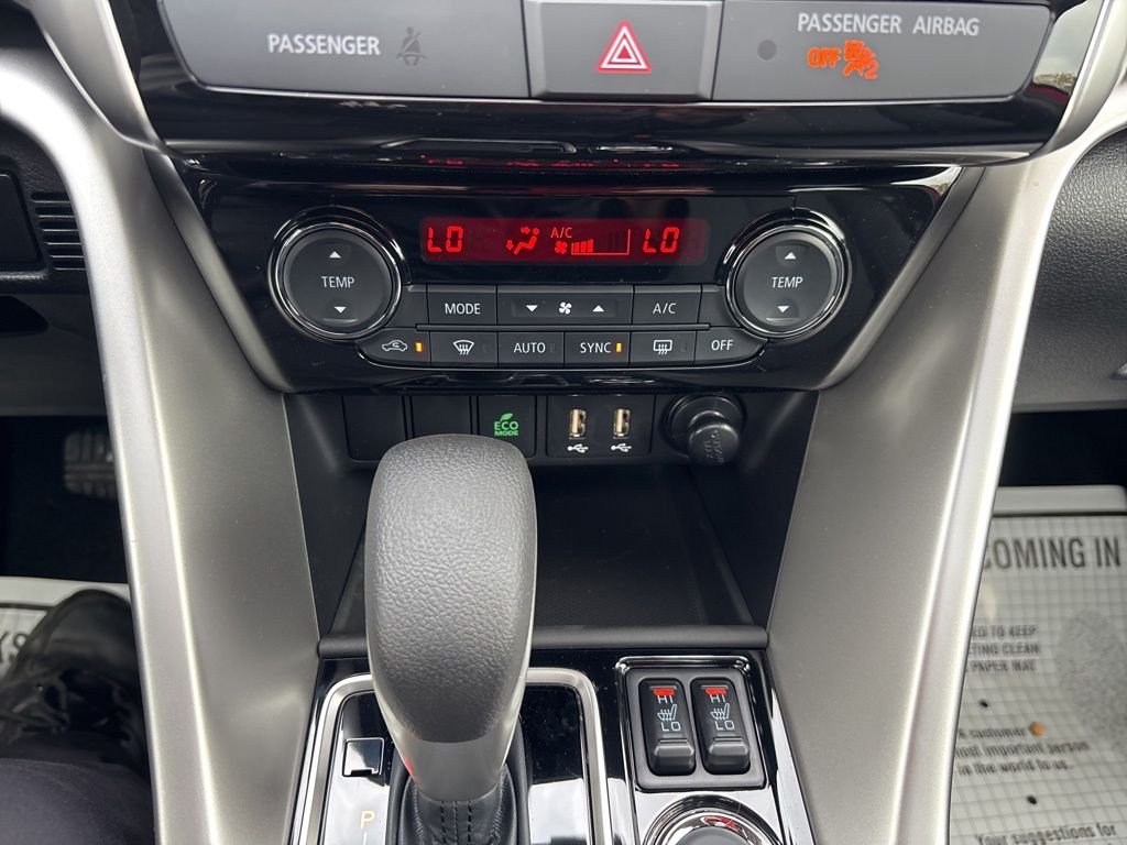 Used 2024 Red Mitsubishi SE image 29