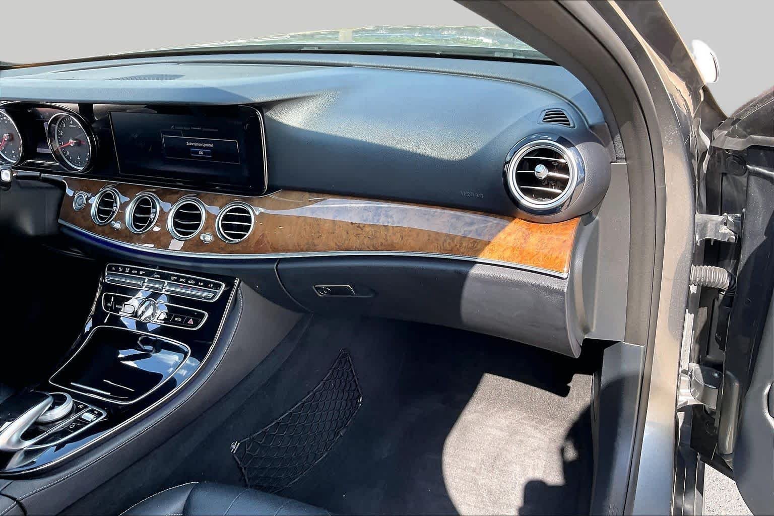 Used 2017 Selenite Grey Metallic Mercedes-Benz E 300 Sport image 19
