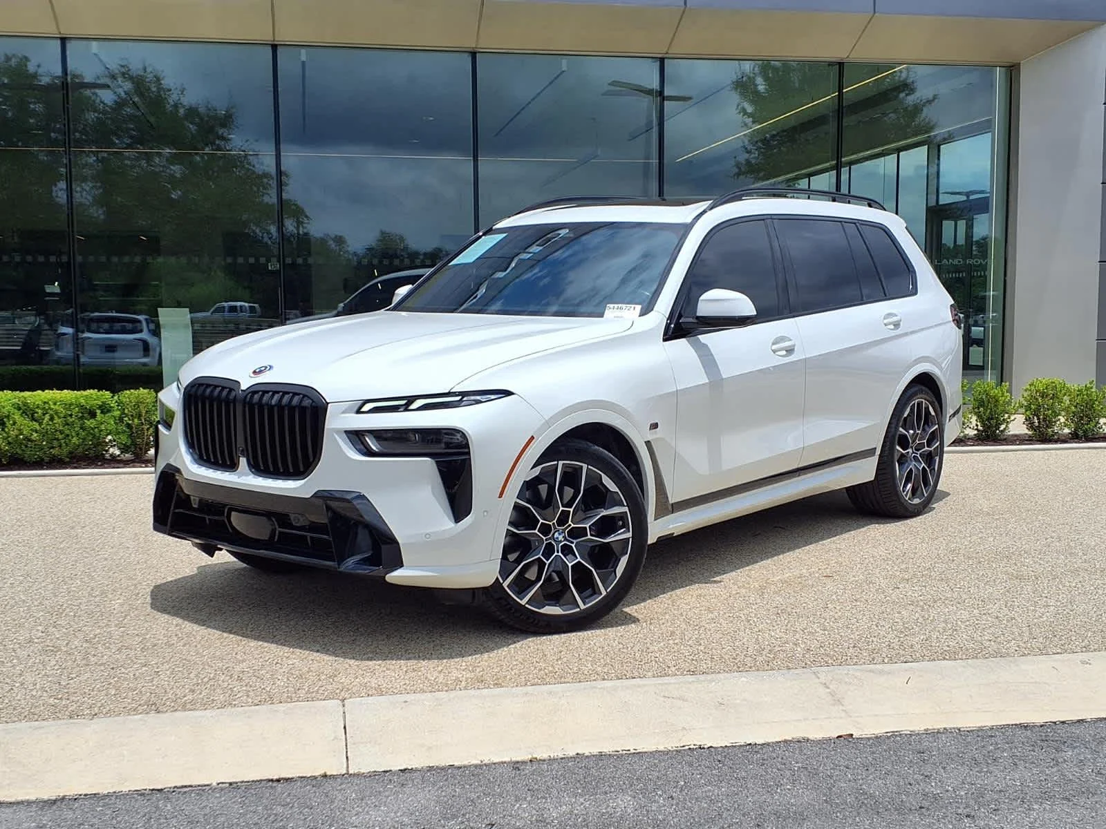 2023 BMW X7 xDrive40i's photo