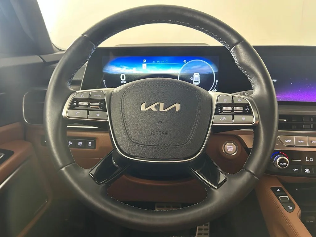 Certified Used 2025 Green Kia SX-Prestige X-Line image 5