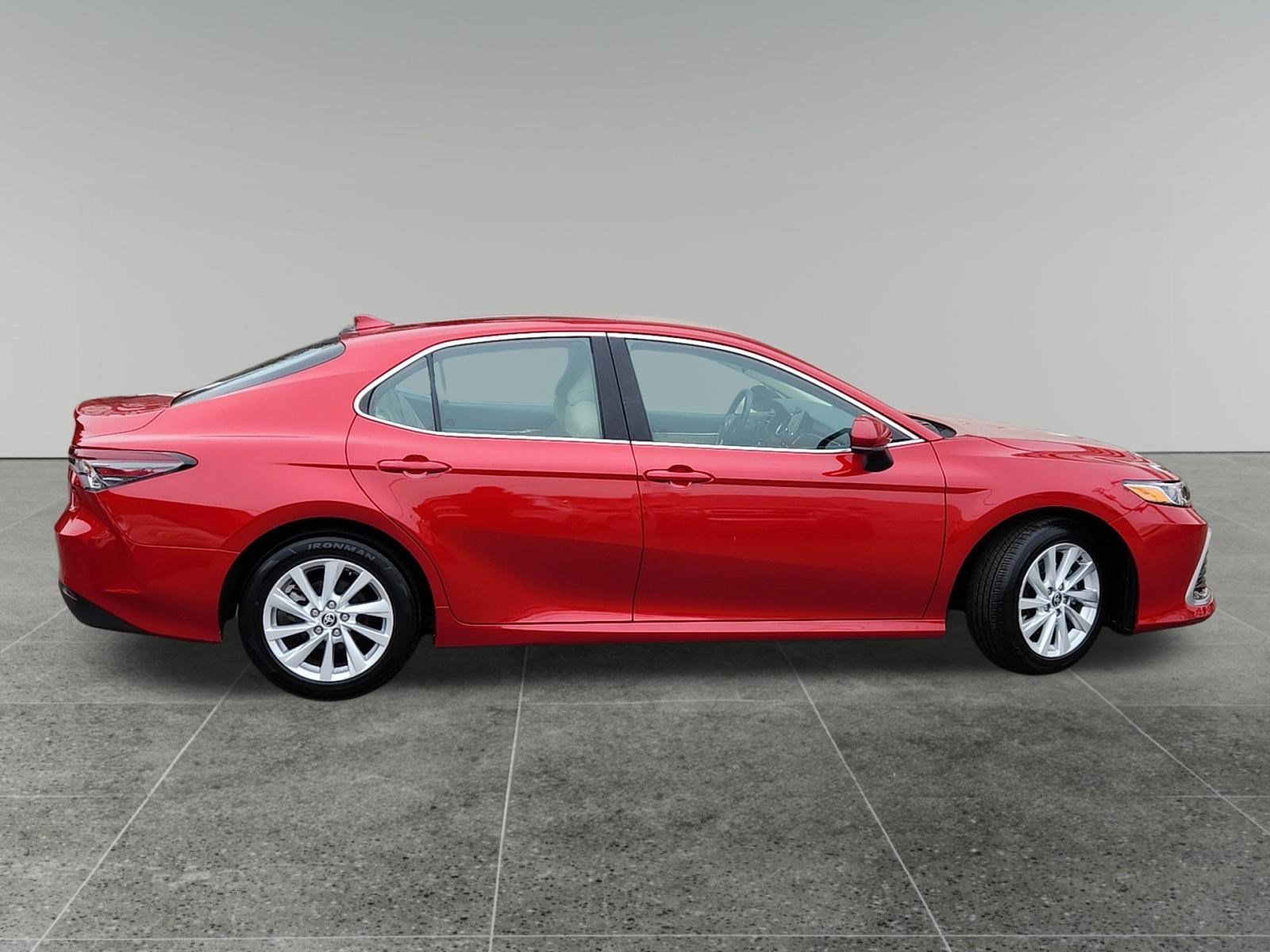 2023 Toyota Camry LE - Photo 8