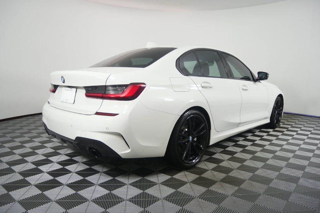 Used 2021 Alpine White BMW 330i image 4