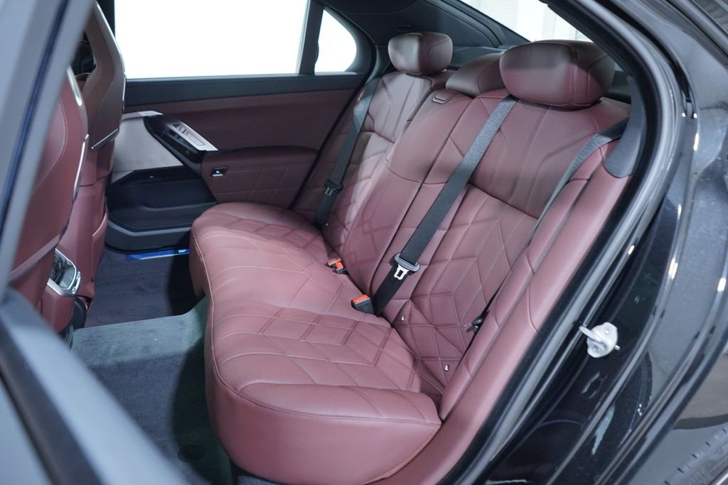 New 2026 Black Sapphire Metallic BMW 760i xDrive image 8