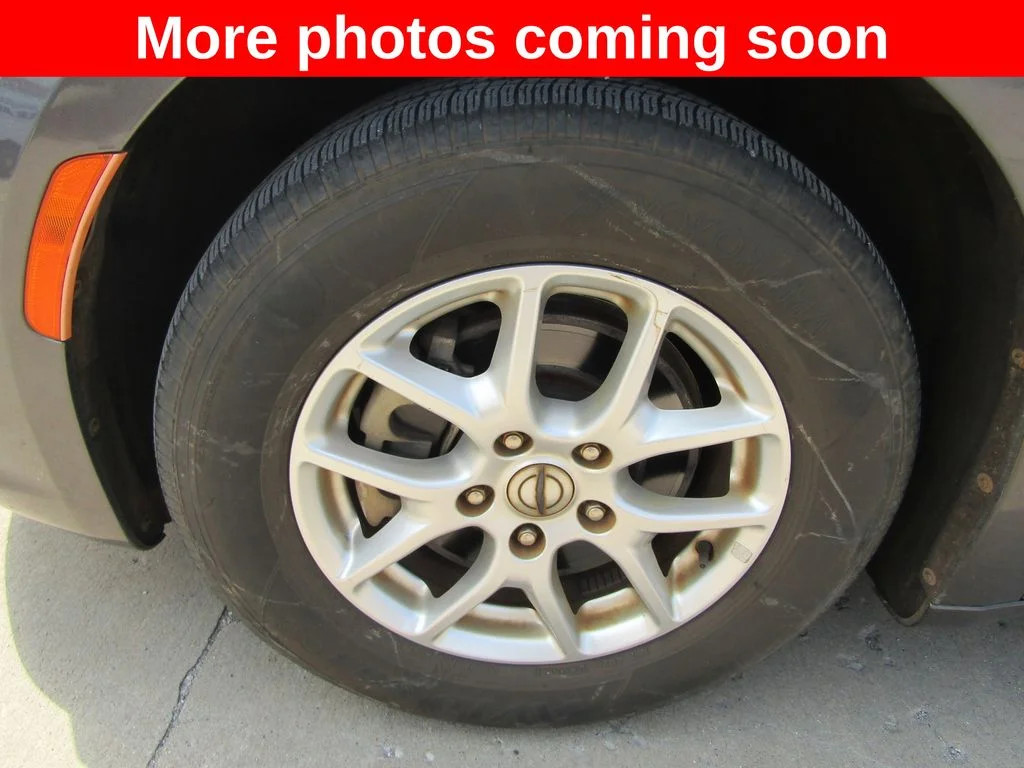 Used 2021 Gray Chrysler Touring L image 9