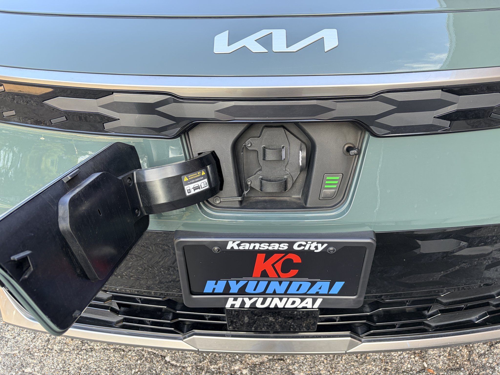 Used 2024 Cityscape Green Kia Wind image 33