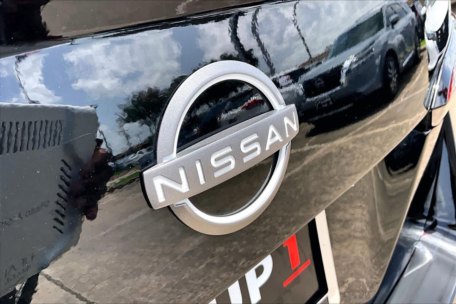 Used 2025 Super Black Nissan SV image 10
