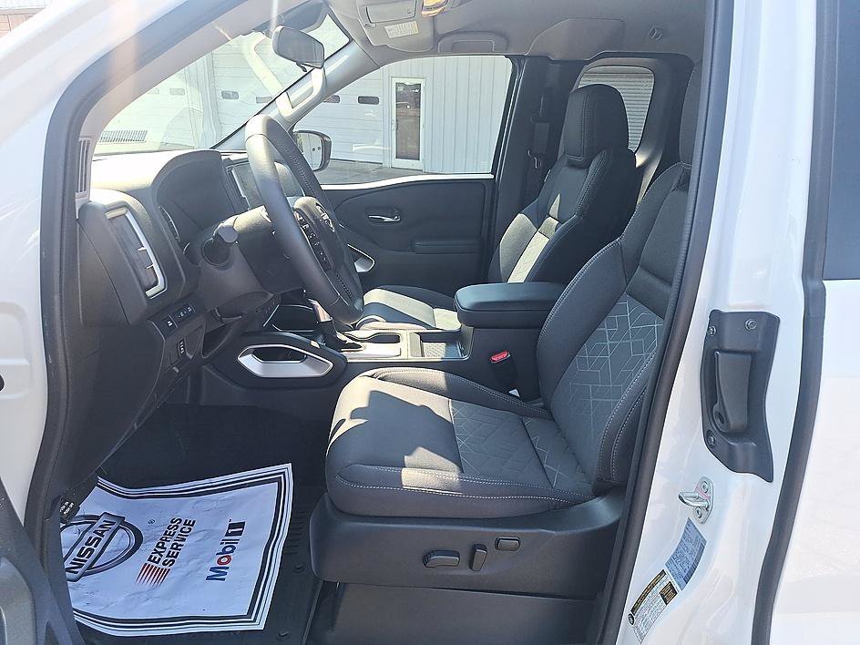 Used 2025 Glacier White Nissan SV image 11