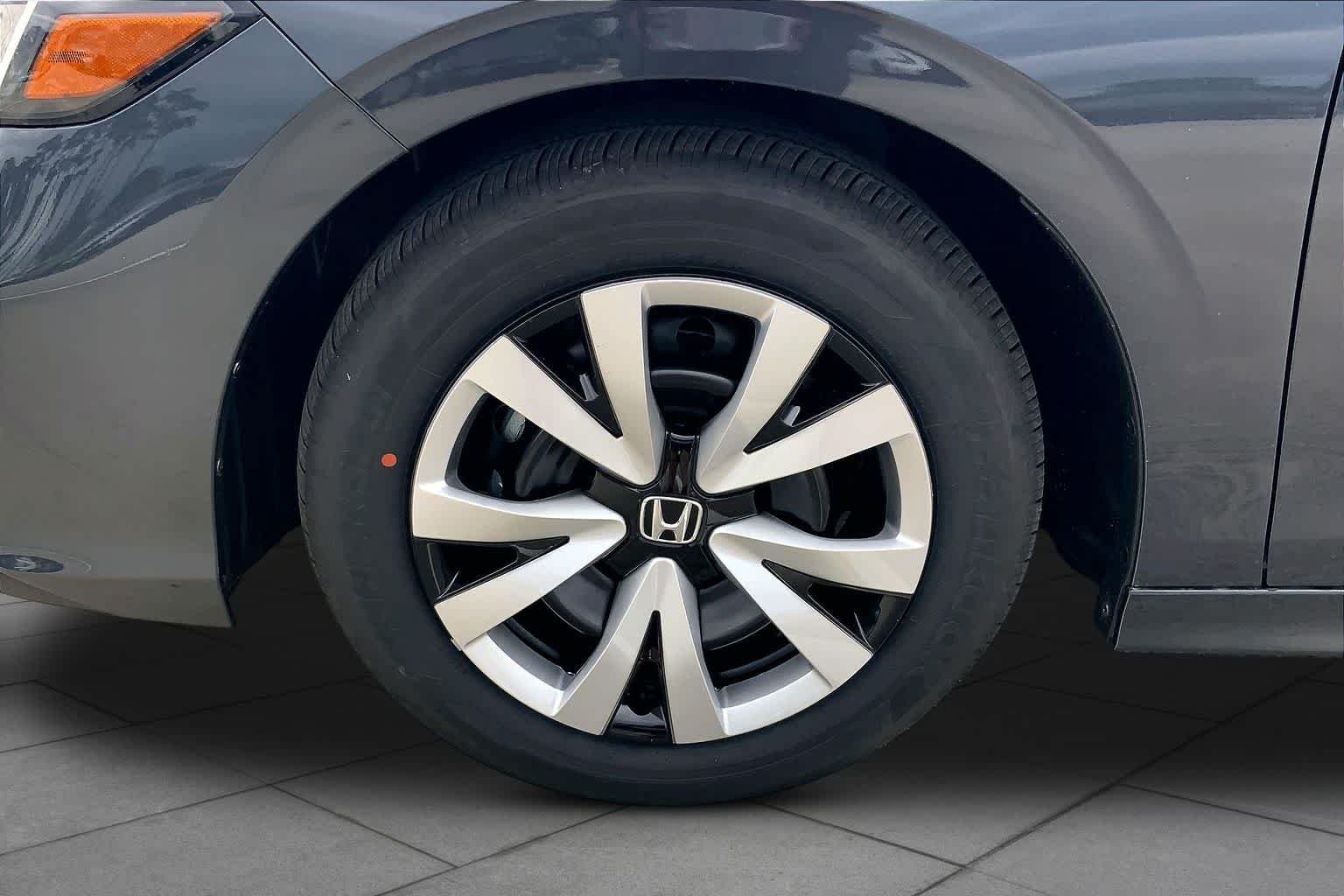 New 2026 Meteorite Gray Metallic Honda LX image 12